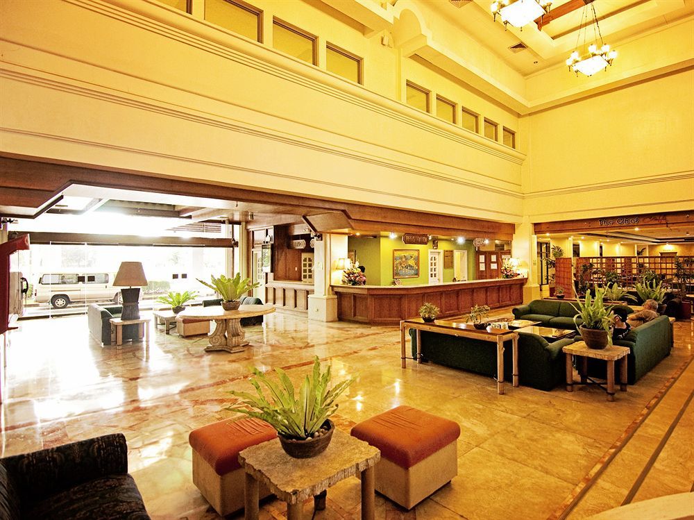 Luxur Place Bacolod Exteriör bild